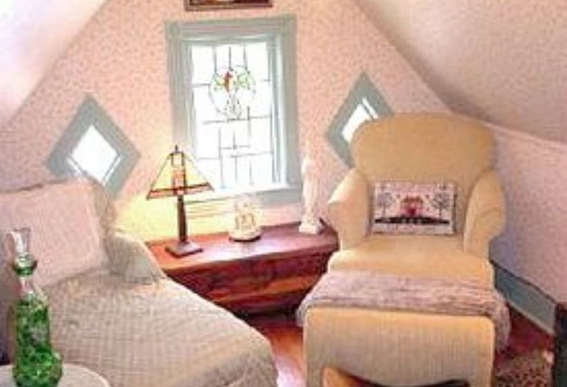 The Queen Anne House Bed And Breakfast