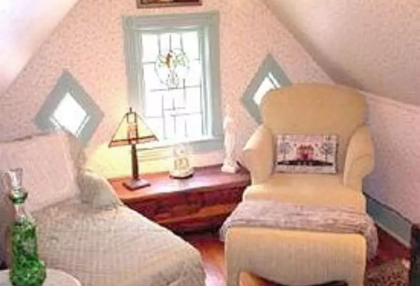 The Queen Anne House Bed And Breakfast