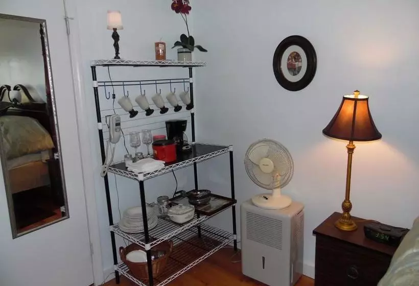 The Queen Anne House Bed And Breakfast