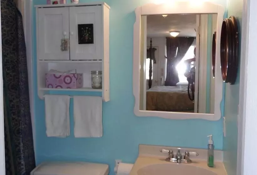 The Queen Anne House Bed And Breakfast