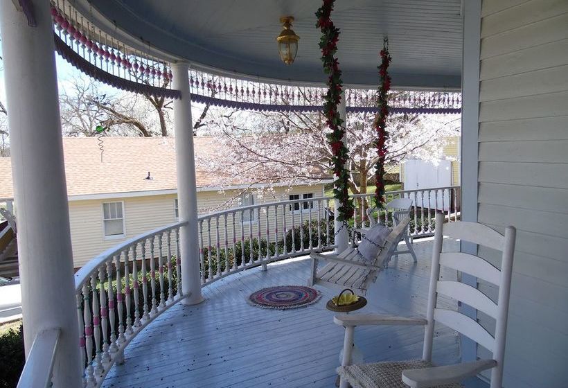 The Queen Anne House Bed And Breakfast