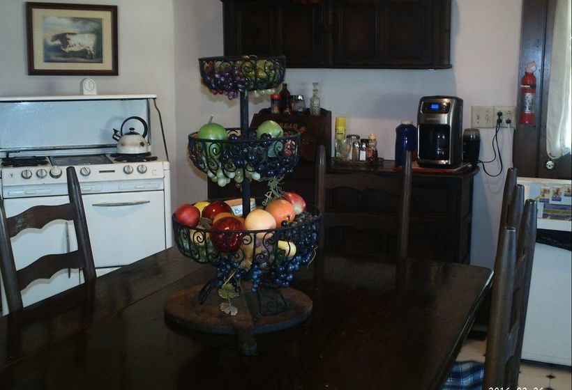 The Queen Anne House Bed And Breakfast