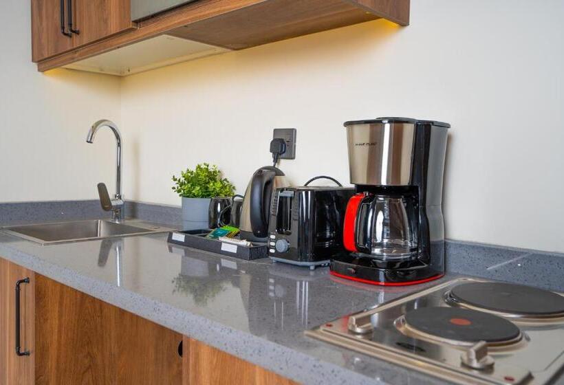 Vivian Park Al Aziziya