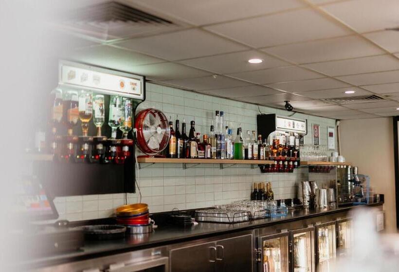 Beach & Bay Stay Motel