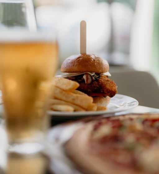 Beach & Bay Stay Motel