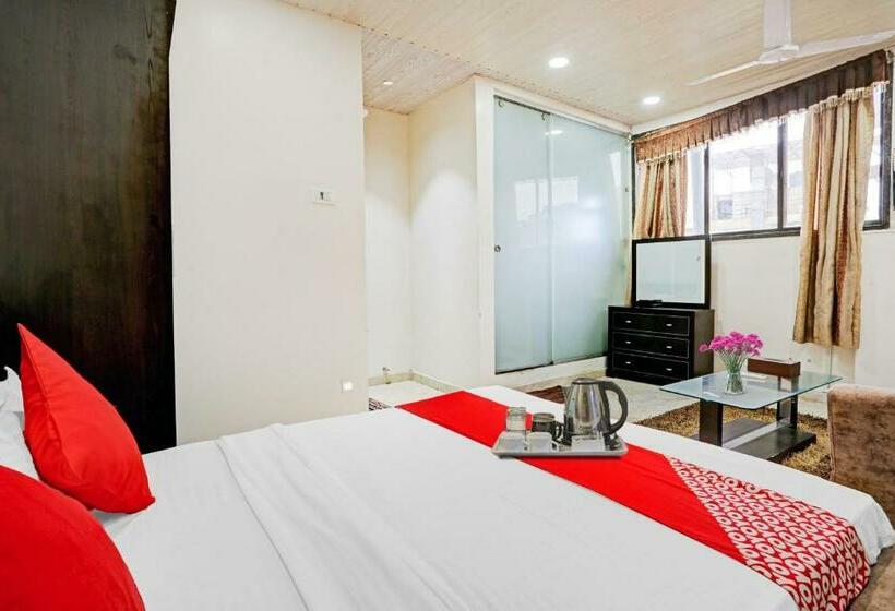 فندق Nirvana Lodging & Boarding By Wb Inn