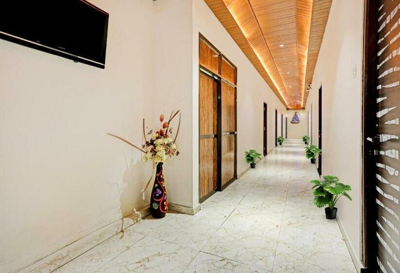 فندق Nirvana Lodging & Boarding By Wb Inn