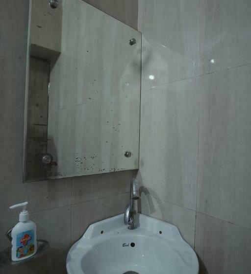 酒店 Shukla Brothers By Wb Inn