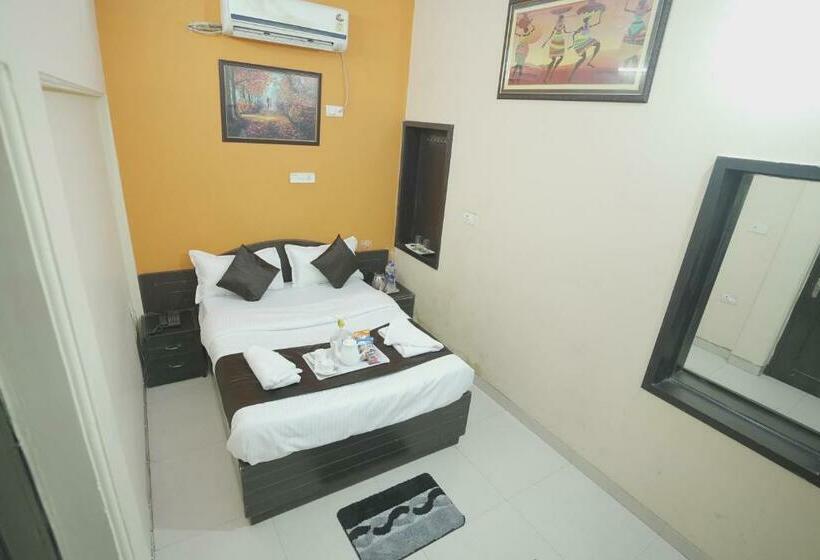 酒店 Shukla Brothers By Wb Inn