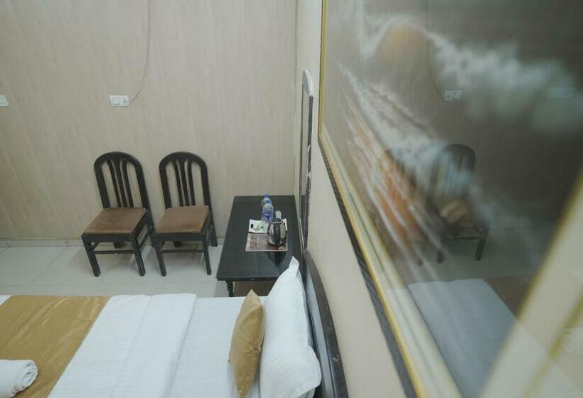 酒店 Shukla Brothers By Wb Inn