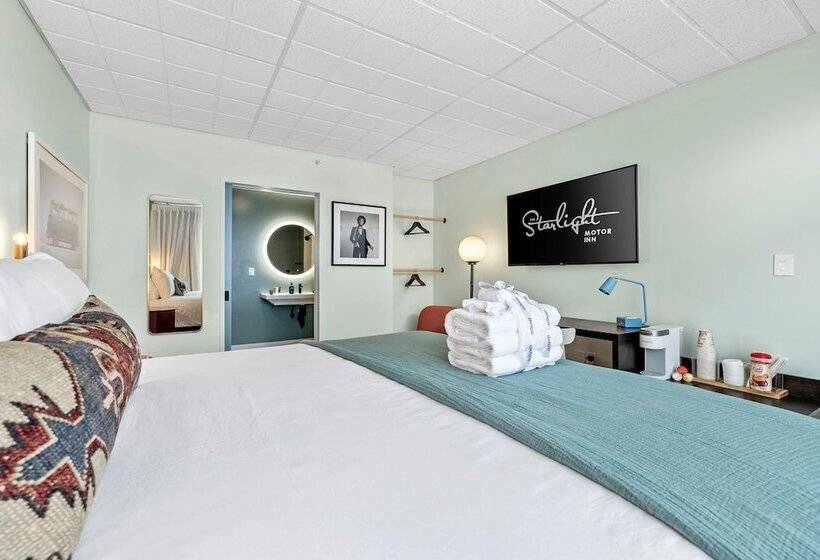 مُتل The Starlight Motor Inn