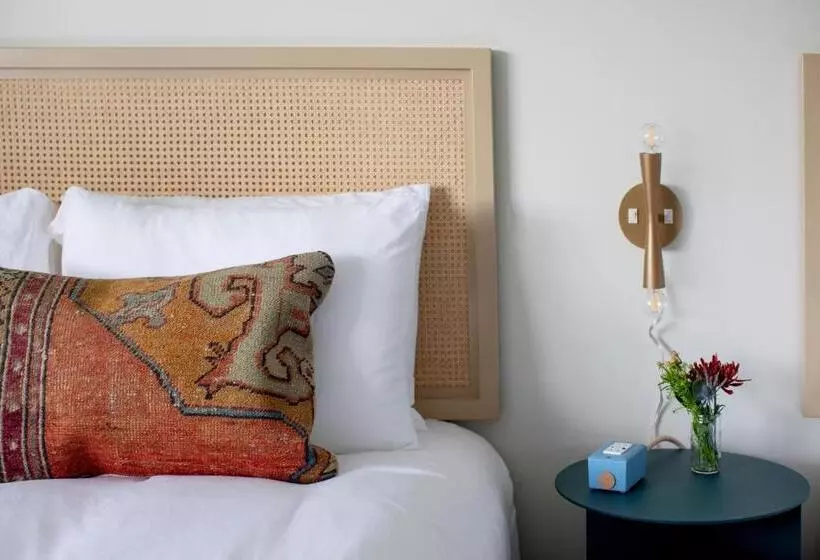 مُتل The Starlight Motor Inn