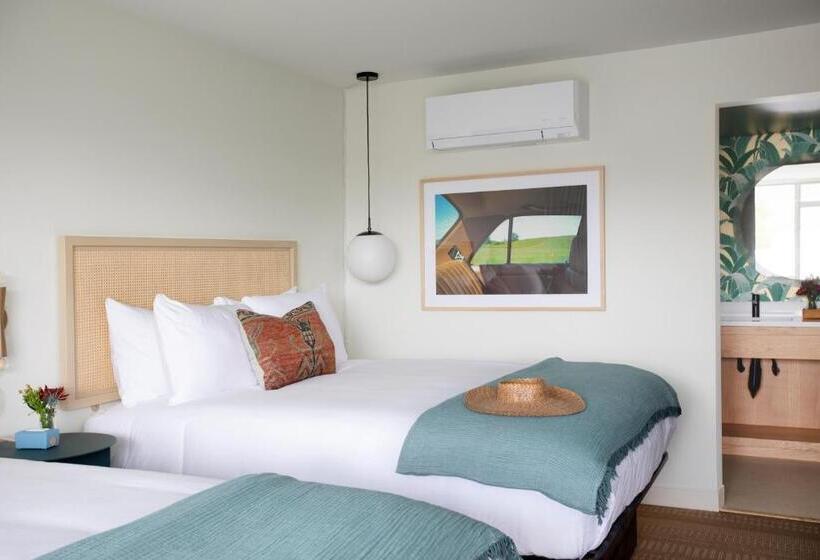 مُتل The Starlight Motor Inn