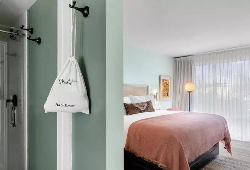 مُتل The Starlight Motor Inn