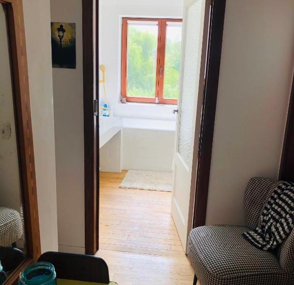 פנסיון La Maisonnette Du Lac De Genval