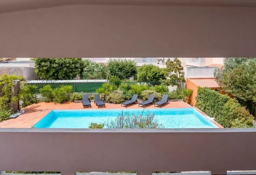ペンション Vip House   Pool & Beach In Caparica