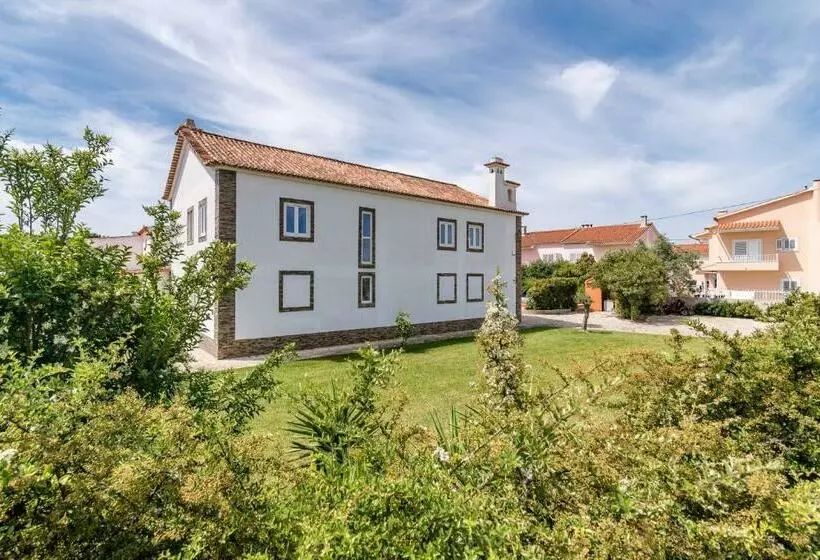 ペンション Vip House   Pool & Beach In Caparica
