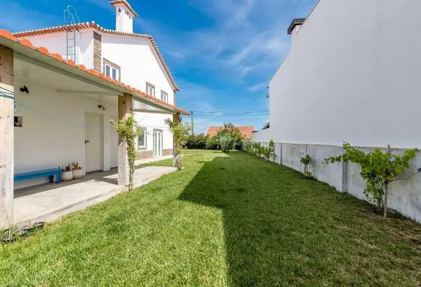 ペンション Vip House   Pool & Beach In Caparica