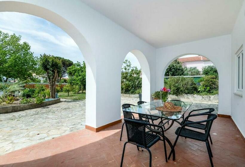 פנסיון Vip House Pool & Beach In Caparica