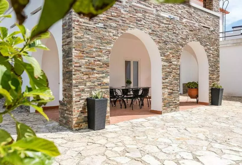 ペンション Vip House   Pool & Beach In Caparica
