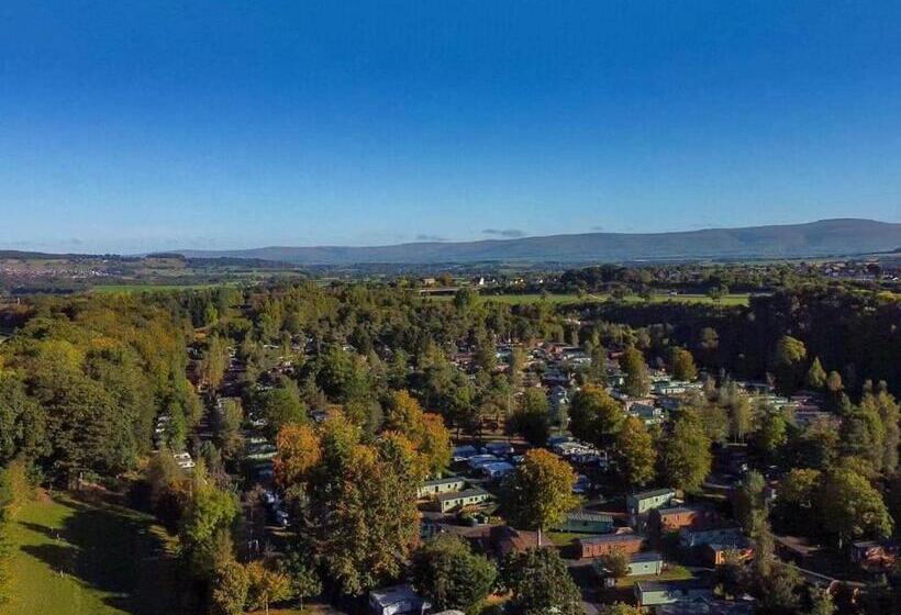 منتجع Lowther Park