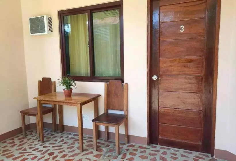 Aamiaismajoitus (B&B) Two Season Tourist Inn