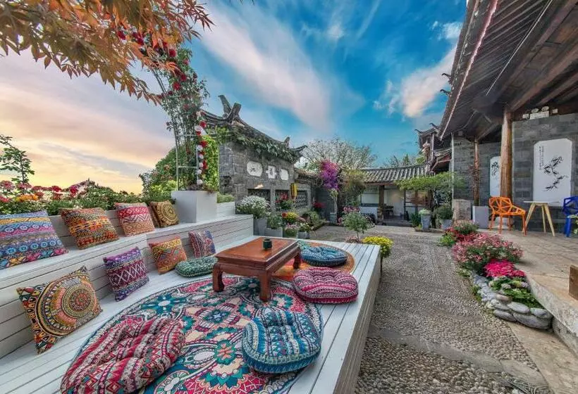ホテル Lijiang Ancient Town Mountain View Guest House