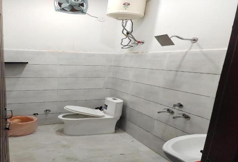 酒店 Oyo 86482 Inn London Dream Restaurant