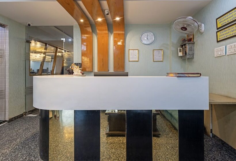 Отель Treebo Shakuntalam, Near Lucknow Airport