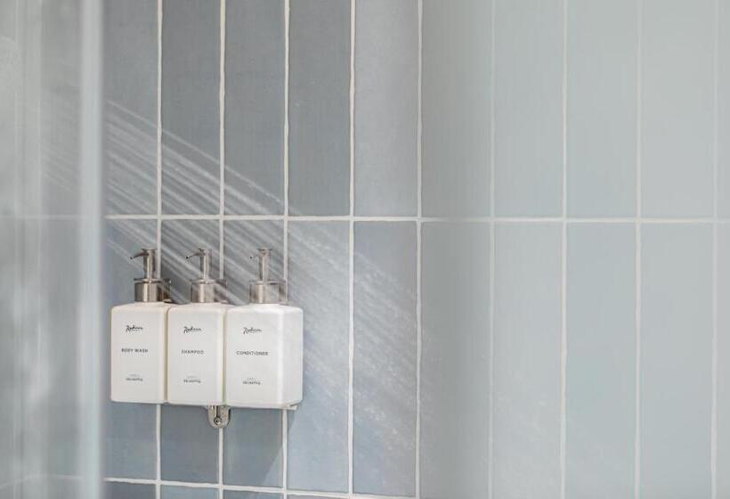 هتل Yac Paris Clichy, A Member of Radisson Individuals