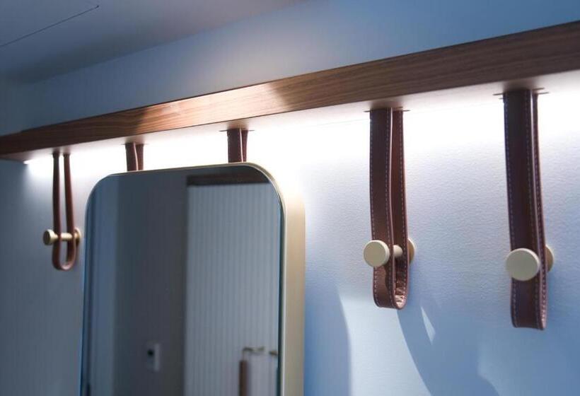 هتل Yac Paris Clichy, A Member of Radisson Individuals