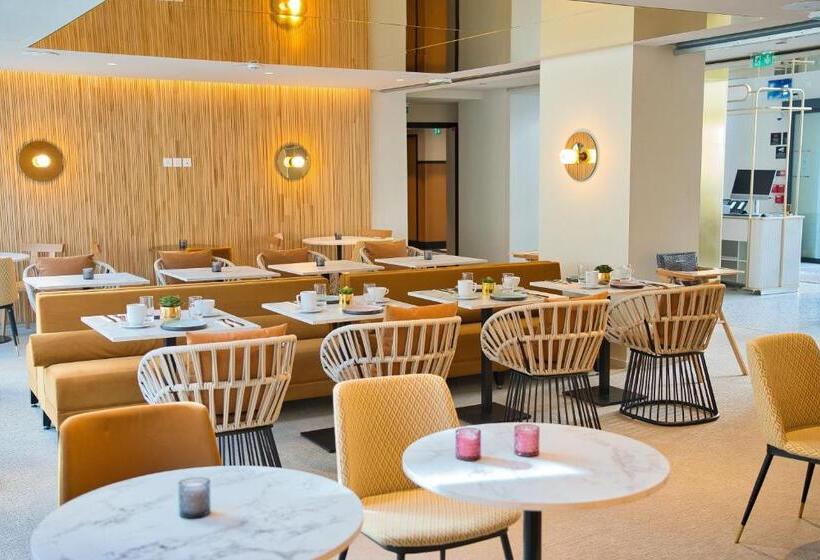 هتل Yac Paris Clichy, A Member of Radisson Individuals