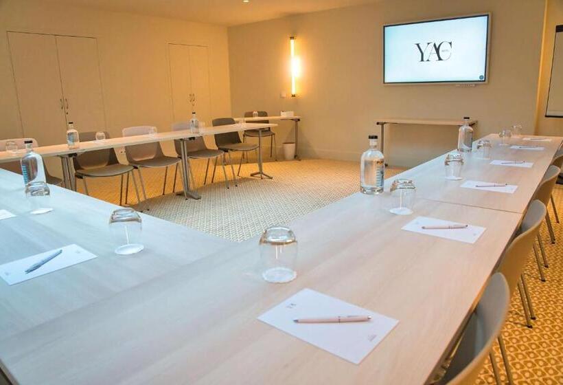هتل Yac Paris Clichy, A Member of Radisson Individuals