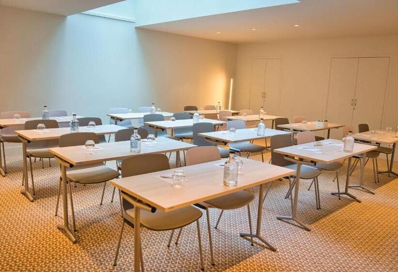 هتل Yac Paris Clichy, A Member of Radisson Individuals