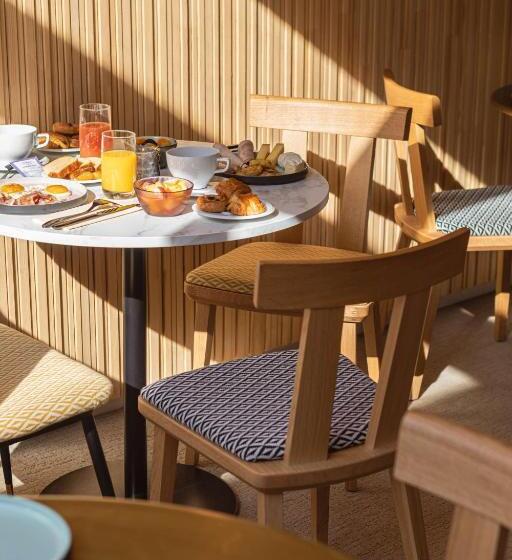 هتل Yac Paris Clichy, A Member of Radisson Individuals