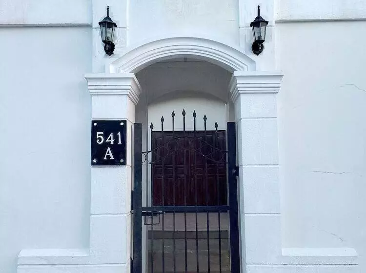 Leizel S Bed & Breakfast