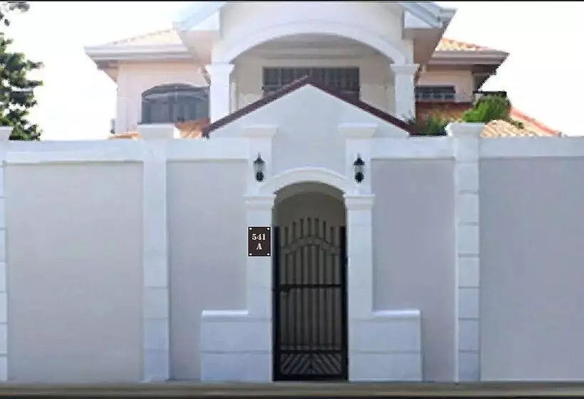 Leizel S Bed & Breakfast