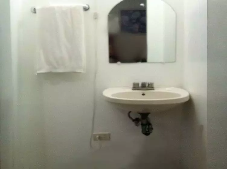 Leizel S Bed & Breakfast