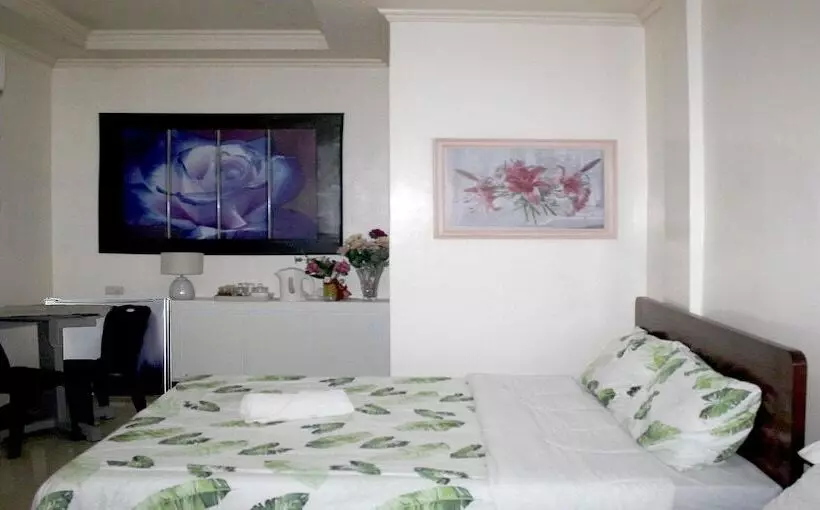 Leizel S Bed & Breakfast