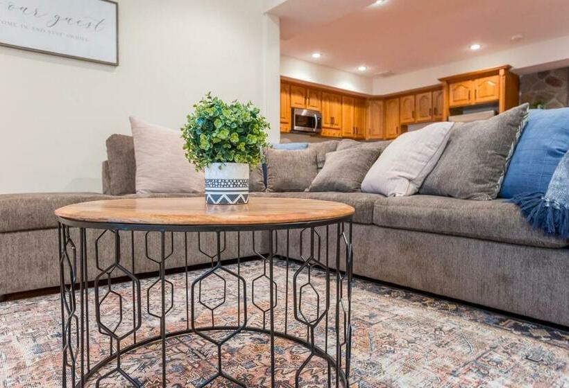 بنسيون Hilltop Escape Close To North River, Hone Quarry