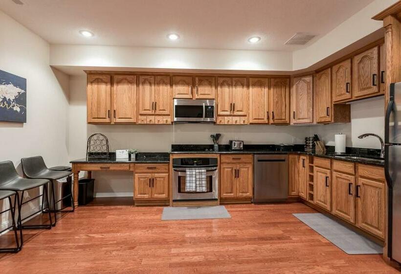 بنسيون Hilltop Escape Close To North River, Hone Quarry