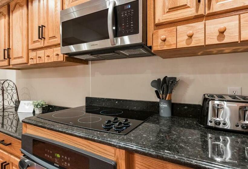 بنسيون Hilltop Escape Close To North River, Hone Quarry