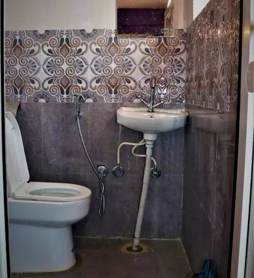 پانسیون Thanapati Guesthouse