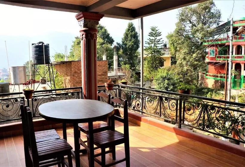 پانسیون Thanapati Guesthouse