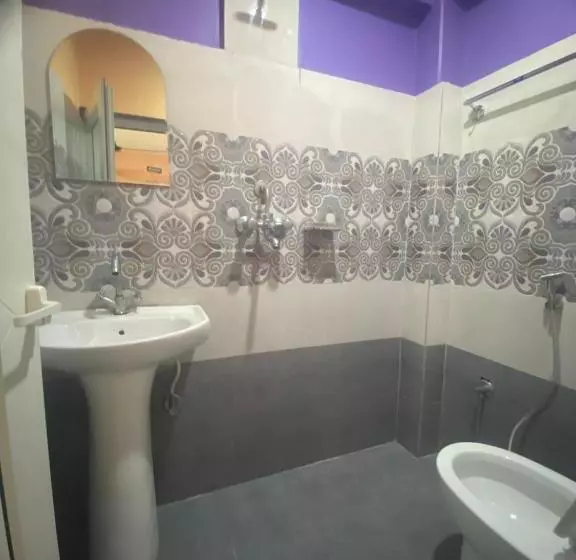 پانسیون Thanapati Guesthouse