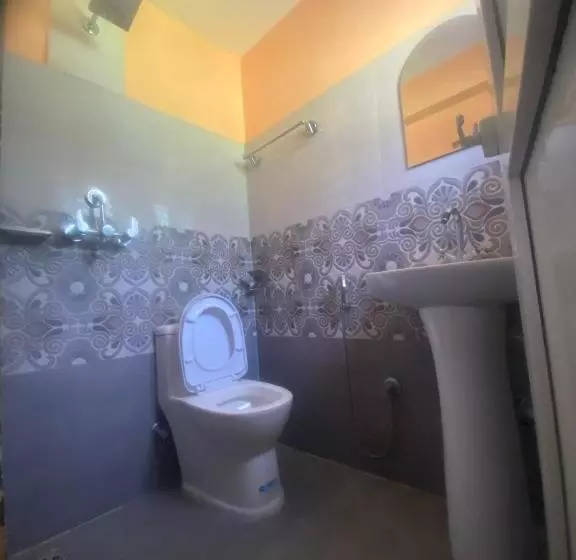 پانسیون Thanapati Guesthouse