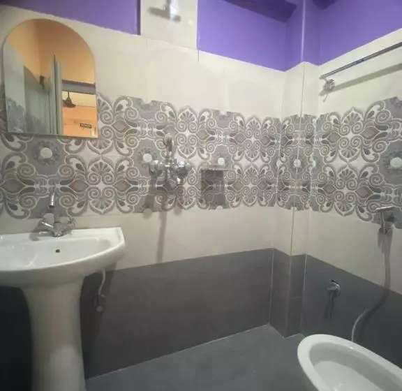 پانسیون Thanapati Guesthouse