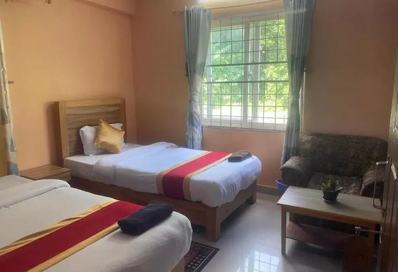 پانسیون Thanapati Guesthouse