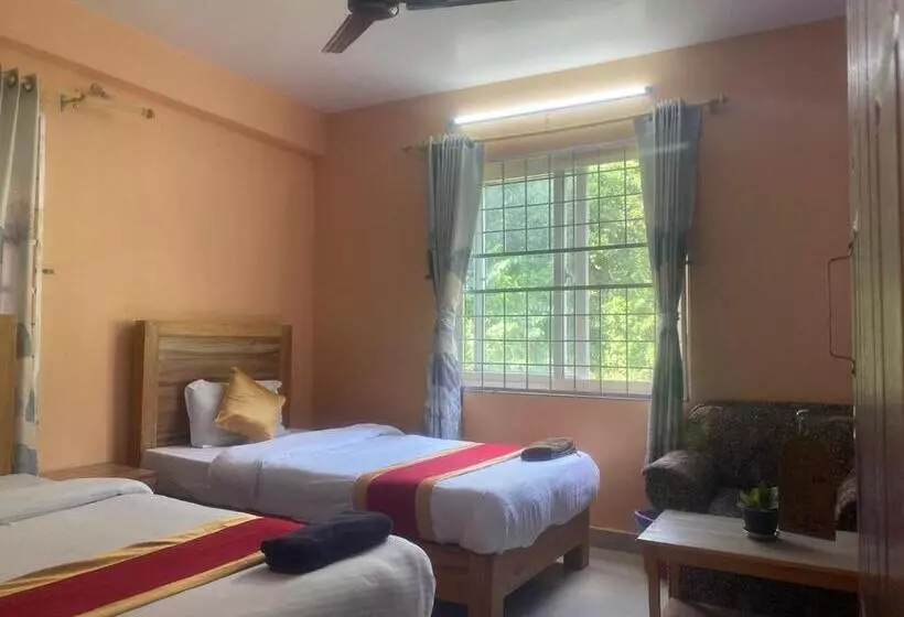 پانسیون Thanapati Guesthouse