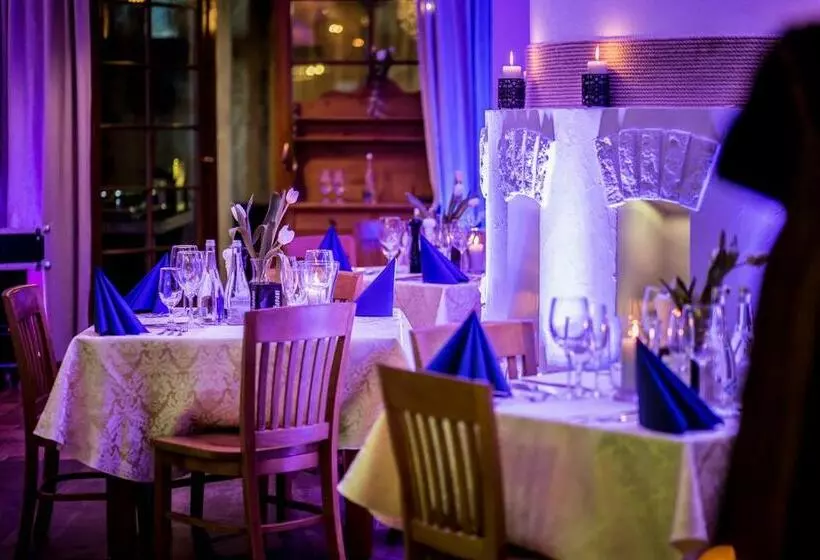 ユースホステル Dwór świętoszówka